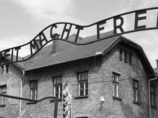 Провокация у ворот Освенцима: наказание последует