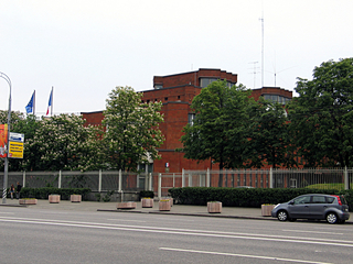 Посольство Франции в Москве получило посылку из Крыма с костями