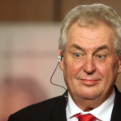 Действующий глава Чехии Милош Земан после предварительного подсчета выиграл первый тур президентских выборов Действующий глава Чехии Милош Земан после предварительного подсчета выиграл первый тур президентских выборов