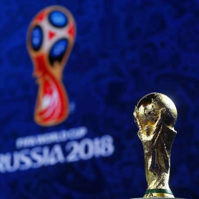 Кубок чемпионата мира по футболу приехал в Казань Кубок чемпионата мира по футболу приехал в Казань