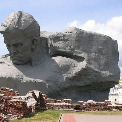 Военно-историческая реконструкция первых часов войны проходит в Брестской крепости Военно-историческая реконструкция первых часов войны проходит в Брестской крепости