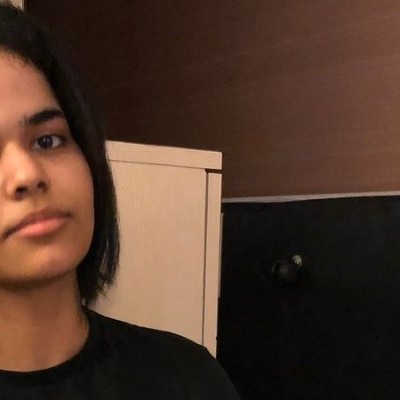 Бежавшая из Саудовской Аравии 18-летняя Рахаф Мохаммед аль-Кунун прибыла в Торонто Бежавшая из Саудовской Аравии 18-летняя Рахаф Мохаммед аль-Кунун прибыла в Торонто
