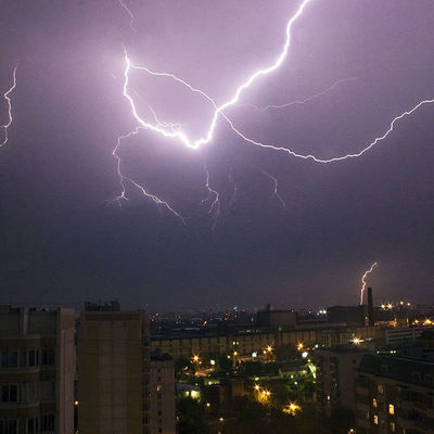 Московские синоптики зафиксировали минувшей ночью зимнюю грозу Московские синоптики зафиксировали минувшей ночью зимнюю грозу