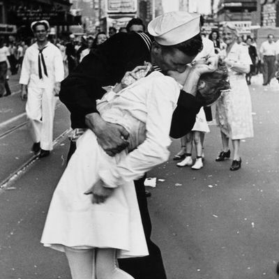 Умер ветеран ВВС с фото 1945 года Умер ветеран ВВС с фото 1945 года