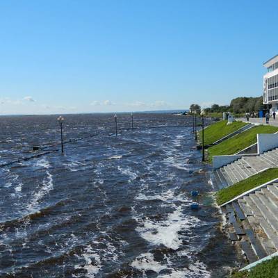 Вода в Амуре у Хабаровска опустилась на девять сантиметров Вода в Амуре у Хабаровска опустилась на девять сантиметров