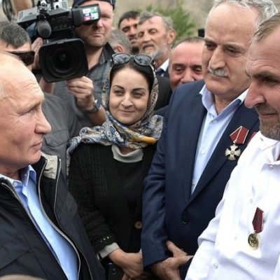 Путин поделился с жителями дагестанского села Ботлих планами по развитию местной инфраструктуры Путин поделился с жителями дагестанского села Ботлих планами по развитию местной инфраструктуры