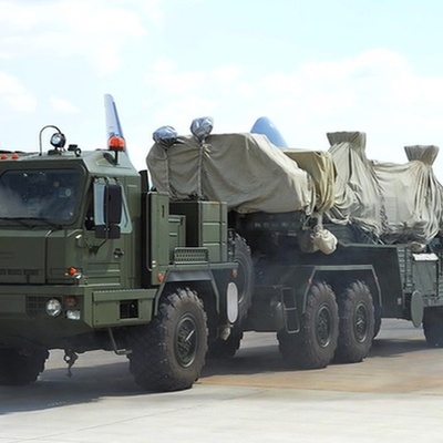 ВС России получили второй в 2019 году полковой комплект ЗРК С-400 ВС России получили второй в 2019 году полковой комплект ЗРК С-400