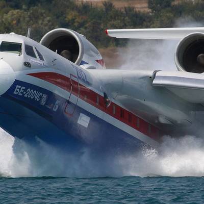 Су-35 и самолет-амфибия Бе-200 провели в небе над Стамбулом тестовые полеты Су-35 и самолет-амфибия Бе-200 провели в небе над Стамбулом тестовые полеты