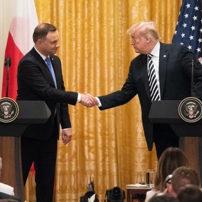 Трамп и Анджей Дуда подписали Совместную декларацию о военном сотрудничестве Трамп и Анджей Дуда подписали Совместную декларацию о военном сотрудничестве