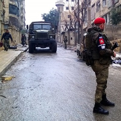 Военная полиция России патрулирует позиции сирийской армии в Алеппо Военная полиция России патрулирует позиции сирийской армии в Алеппо
