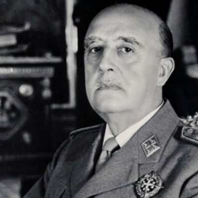 В Испании избавились от последней статуи диктатора Франсиско Франко В Испании избавились от последней статуи диктатора Франсиско Франко