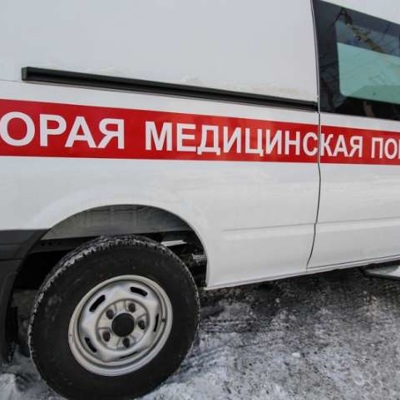 В Москве четыре человека упали в бассейн с сухим льдом и получили химические ожоги В Москве четыре человека упали в бассейн с сухим льдом и получили химические ожоги