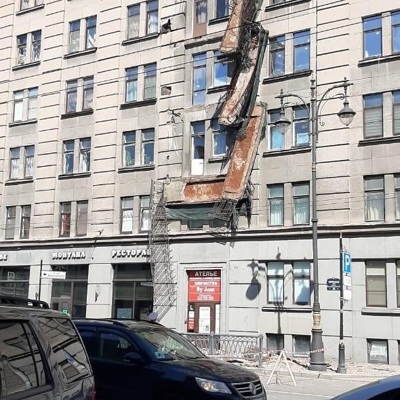 Четыре балкона рухнули в Петербурге на Кирочной улице Четыре балкона рухнули в Петербурге на Кирочной улице