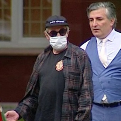 Эльмана Пашаева лишили статуса адвоката на один год Эльмана Пашаева лишили статуса адвоката на один год