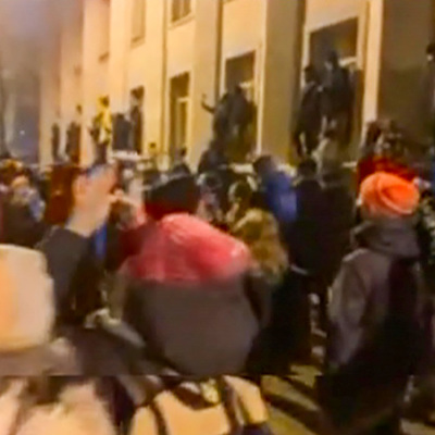 Неонацисты собрались на митинг у офиса Зеленского в Киеве Неонацисты собрались на митинг у офиса Зеленского в Киеве
