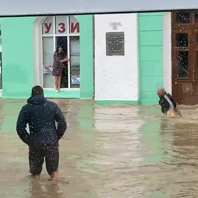 Мощные ливни оставили без воды почти 20 тысяч жителей Керчи Мощные ливни оставили без воды почти 20 тысяч жителей Керчи