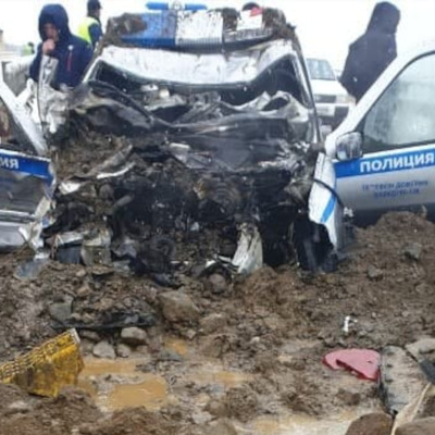Cотрудники ГИБДД госпитализированы на Сахалине после аварии с бензовозом Cотрудники ГИБДД госпитализированы на Сахалине после аварии с бензовозом