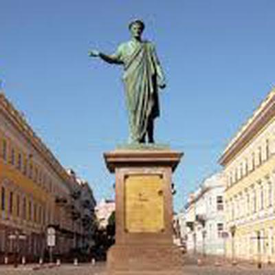 Возле здания горсовета Одессы начались беспорядки Возле здания горсовета Одессы начались беспорядки