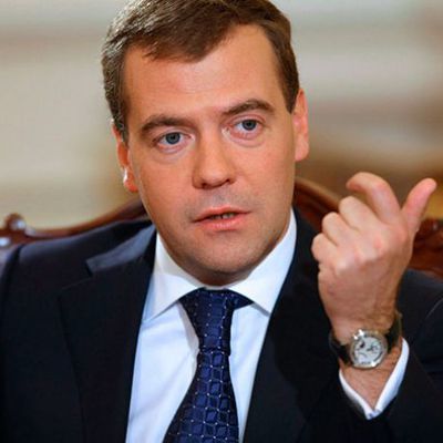 Медведев призвал российских производителей совершенствовать сельхозтехнику Медведев призвал российских производителей совершенствовать сельхозтехнику
