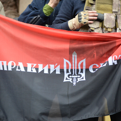 Националисты готовы к штурму здания украинского парламента Националисты готовы к штурму здания украинского парламента