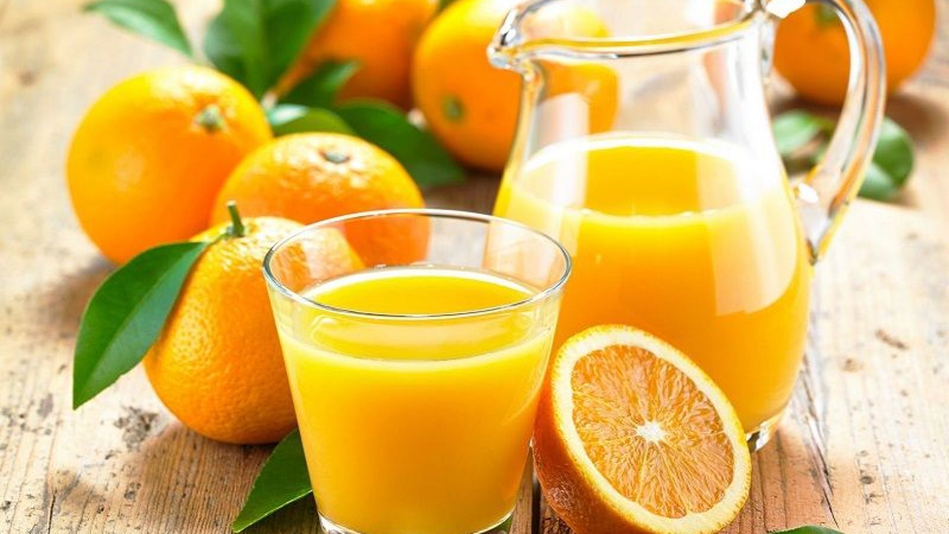 Апельсиновый сок гораздо полезнее, чем сам фрукт // Смотрим