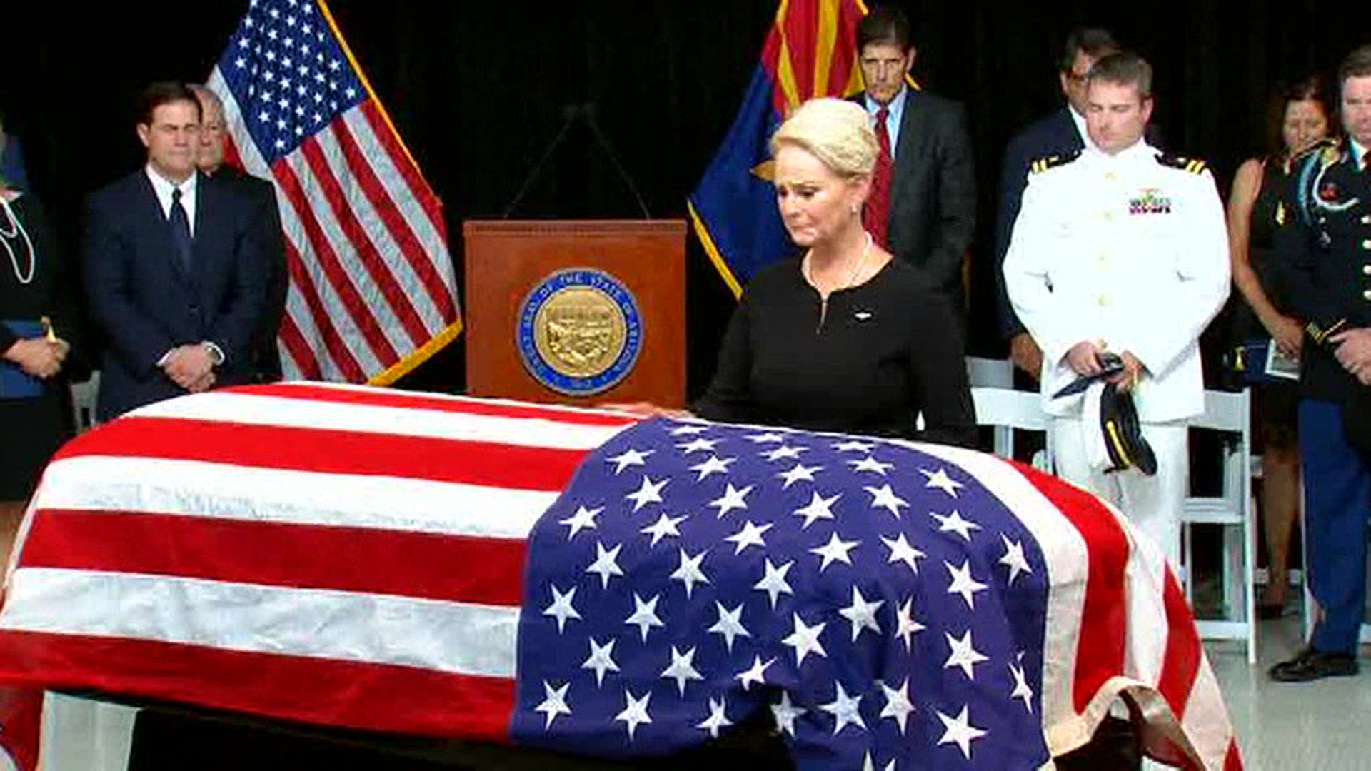Маккейн похороны