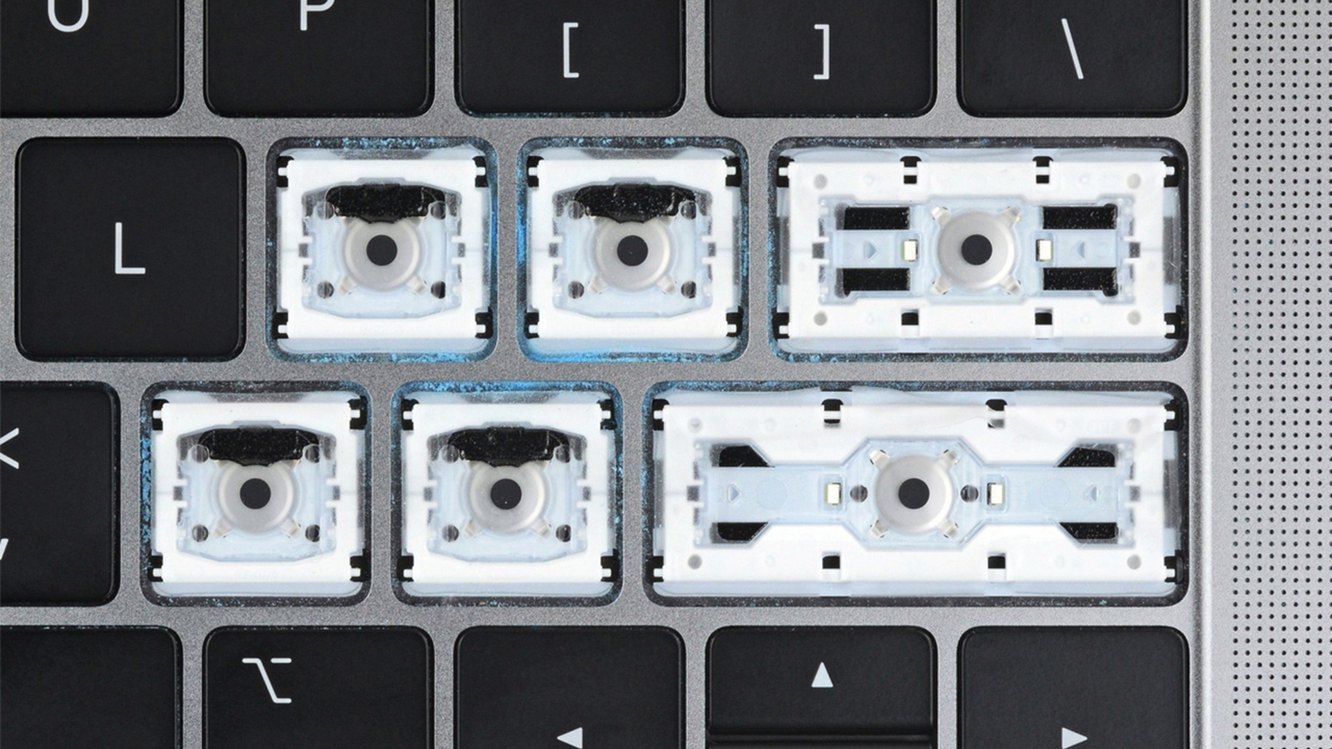 Механизм клавиш клавиатуры. MACBOOK Pro 2018 клавиатура. Клавиатура макбук Эйр 2020. Разобранная клавиатура MACBOOK Air 2020. MACBOOK Pro клавиатура строение.