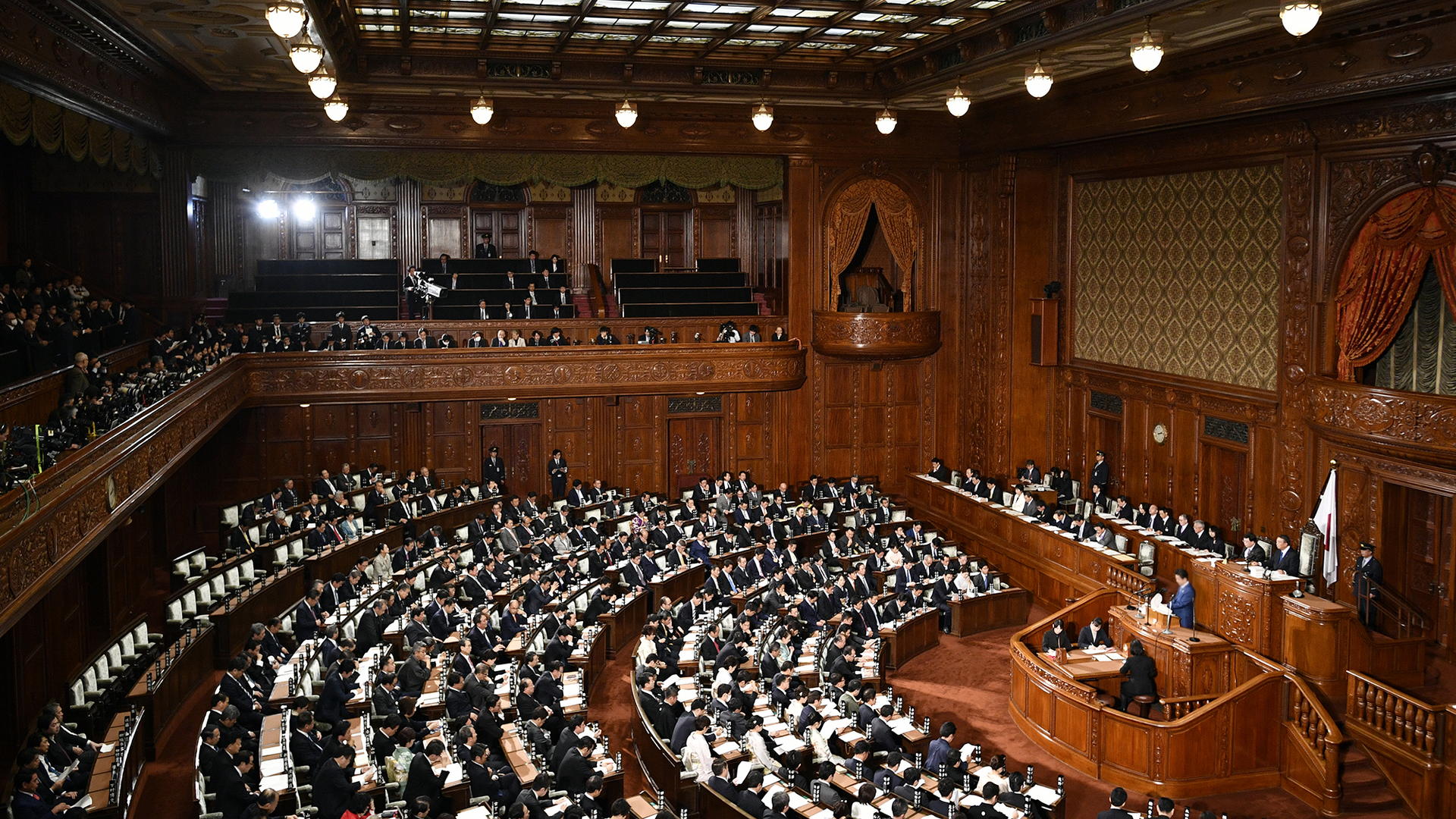 парламент в японии