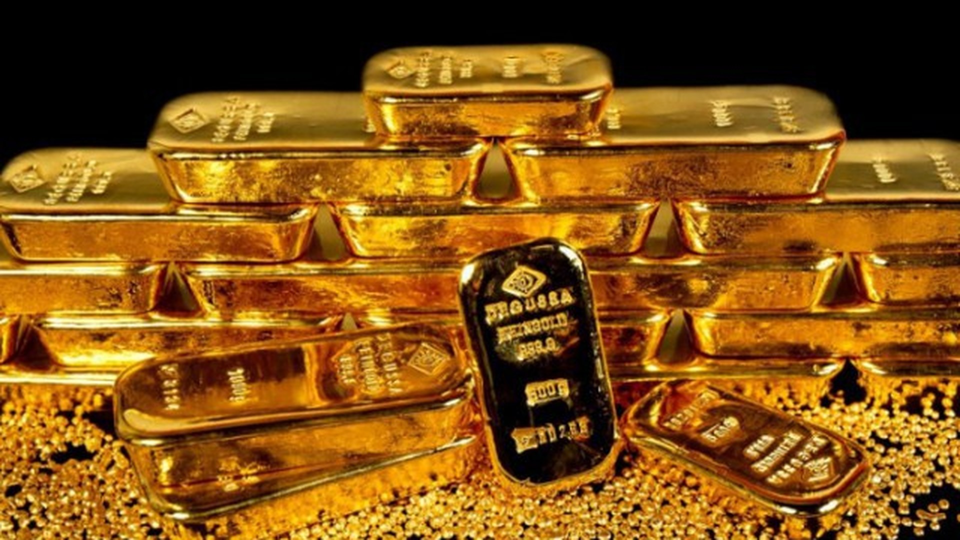 Золото станет деньгами. Слиток золота. Золото богатство. Золотые слитки и монеты. Слиток золотой.