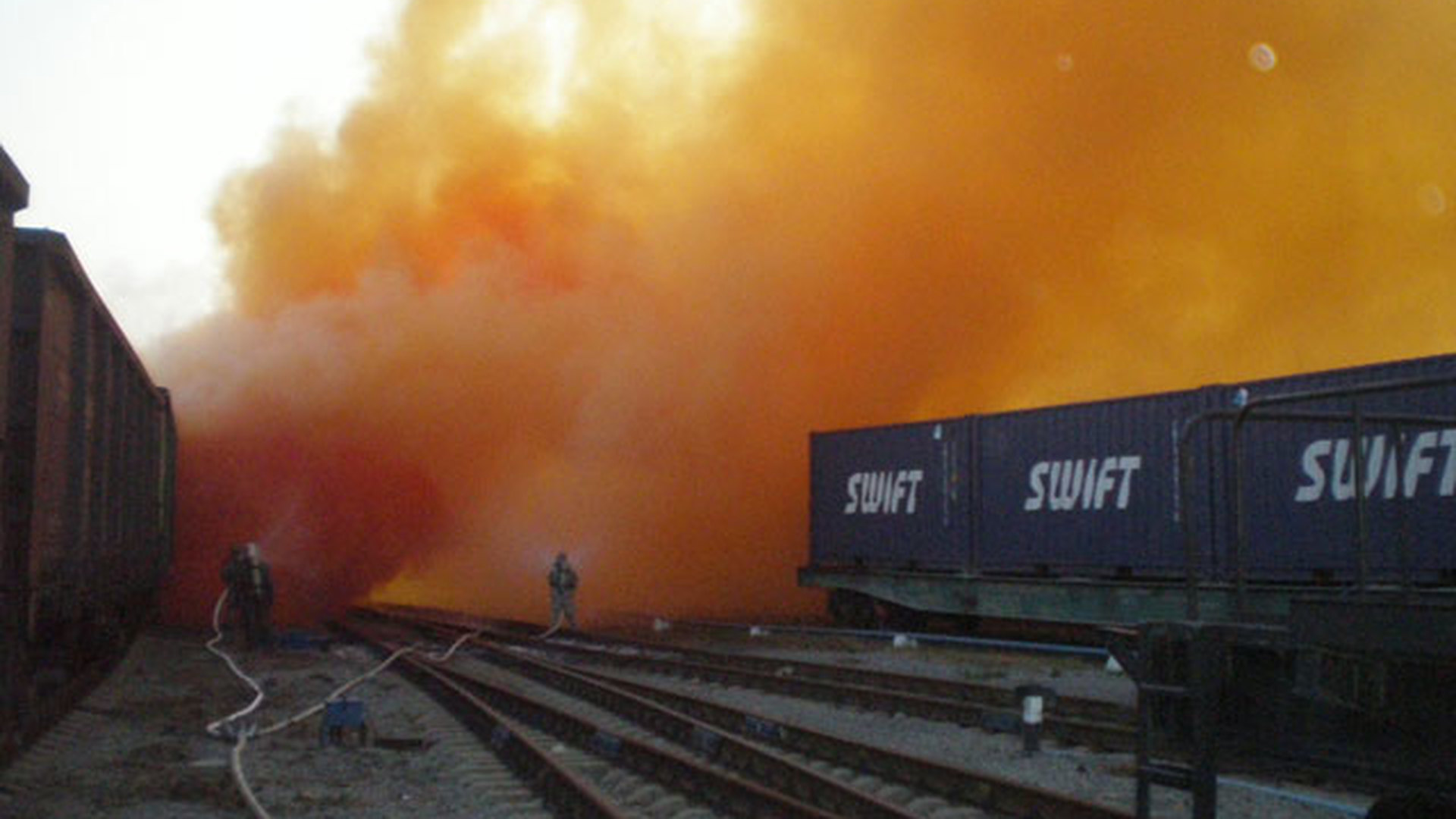 Утечка года. Утечка брома в Челябинске 1 сентября 2011. Выброс брома в Челябинске 2011. Утечка брома на железнодорожной станции в Челябинске. Утечка брома в Челябинске 1 сентября 2011 года.