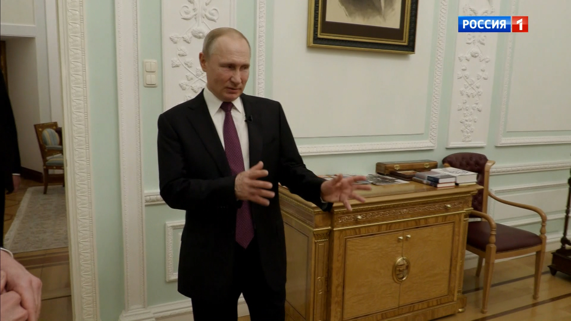 Кремль ру интервью с путиным. Квартира президента в Кремле. Комната президента в Кремле. Второй кабинет Путина в Кремле.
