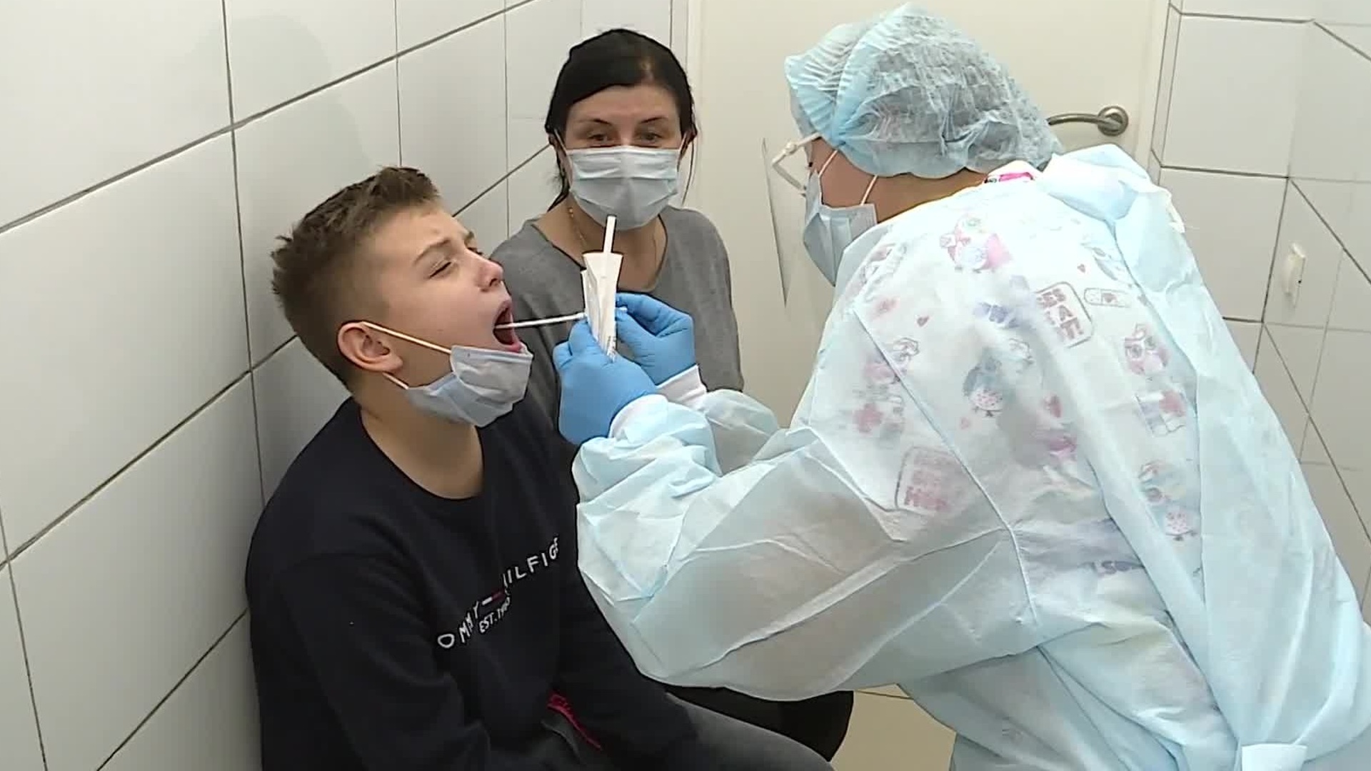 Коронавирус заболевшие в белгородской области. Ребёнок заболел коронавирусом. Больные школьники.