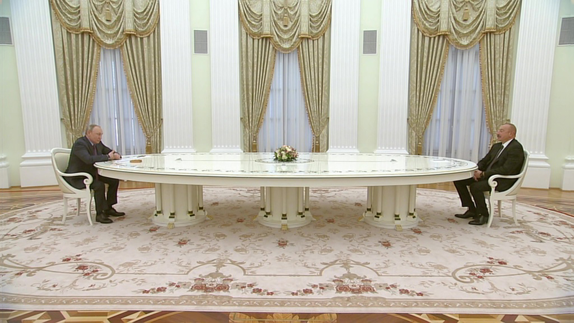 Путин стол переговоров