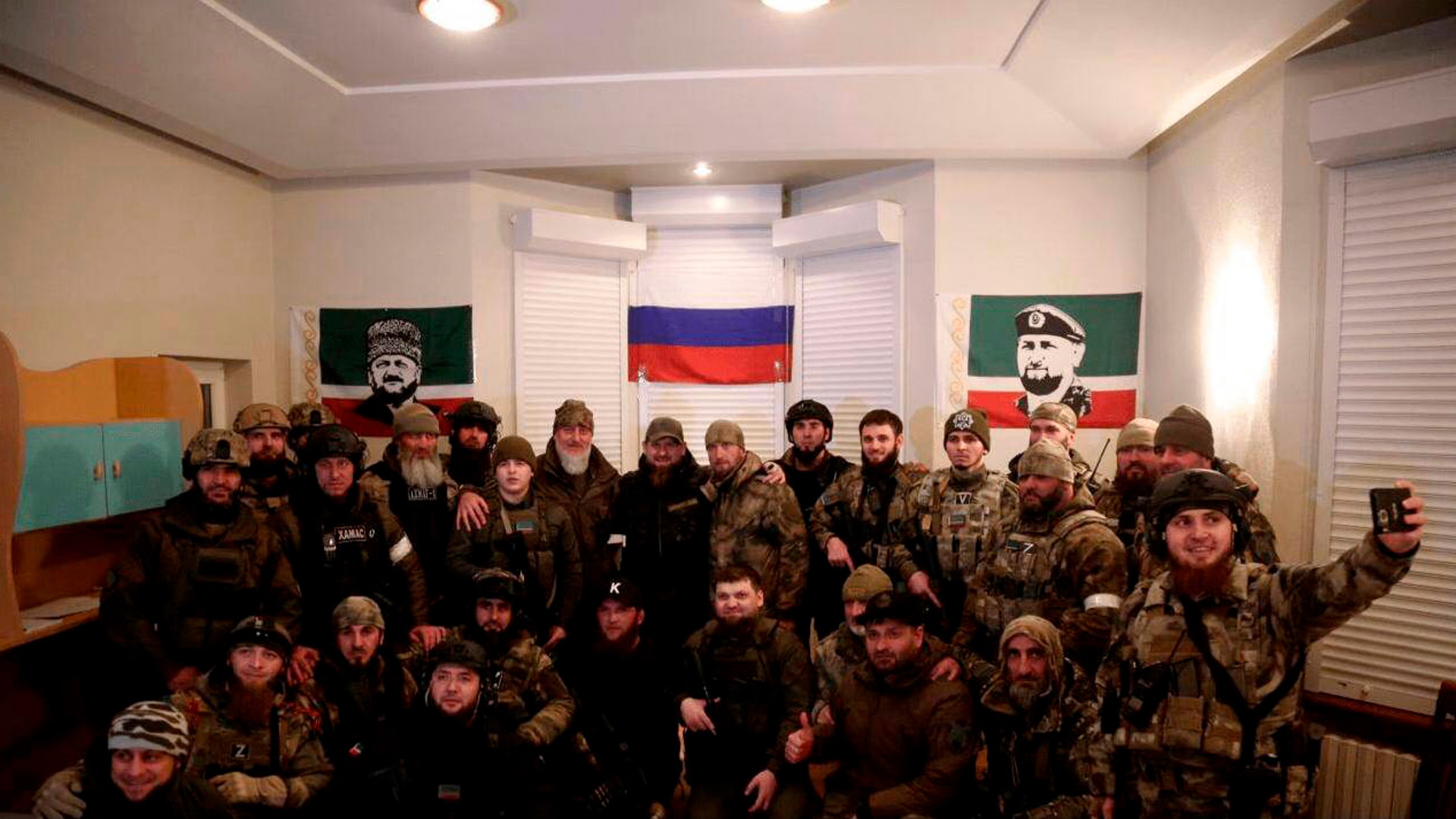 Кадыров встретился в Мариуполе с генералом Мордвичевым