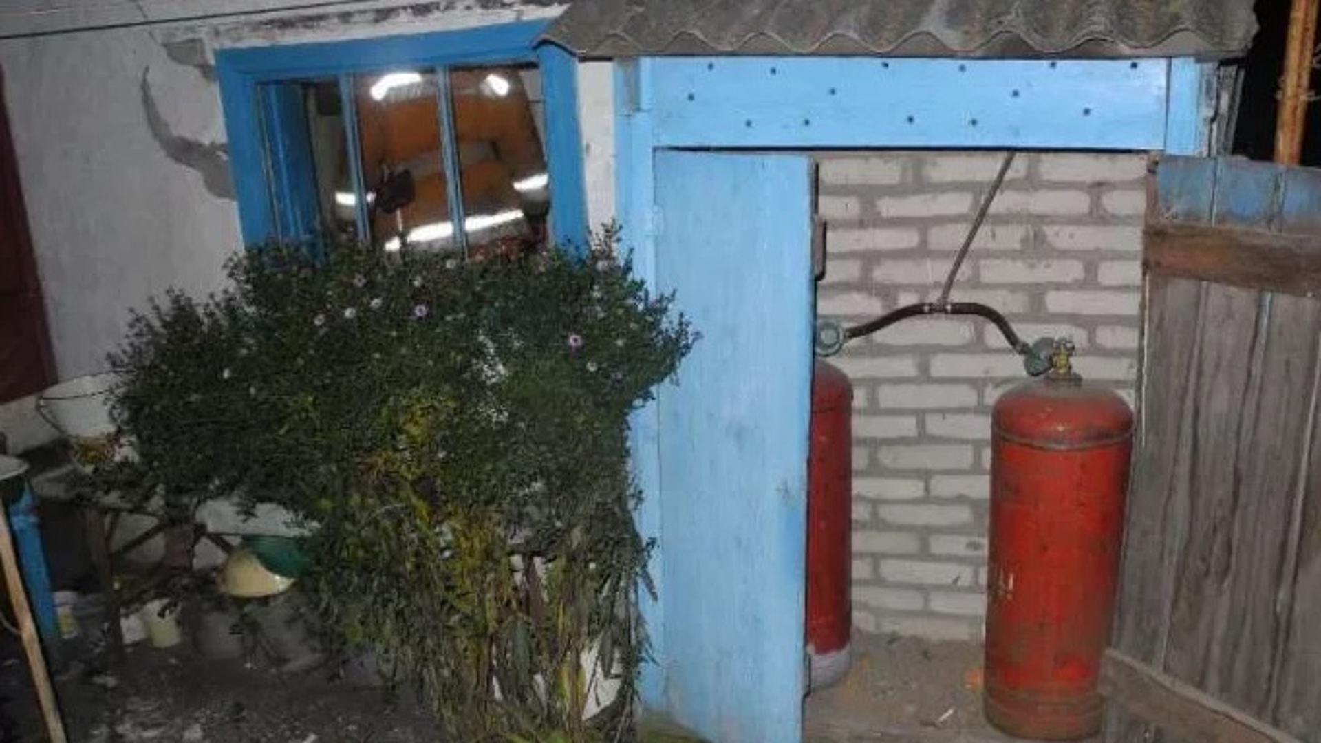 Как установить шкаф для газового баллона на даче