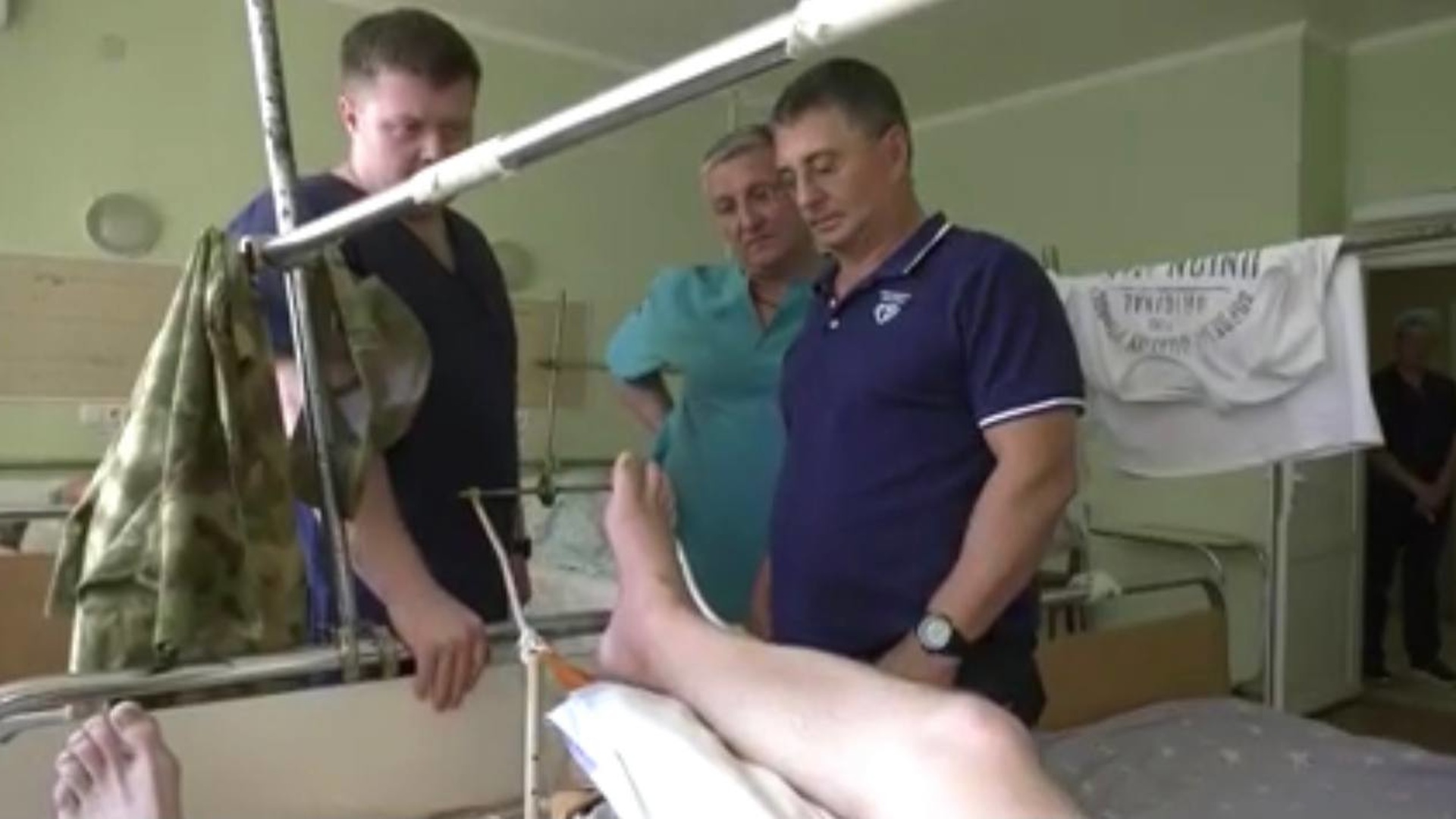 Раненые в больнице москвы. Доктор Мясников 3.07.2021. Доктор Мясников 17 07 21. Госпиталь для раненых в Луганске.