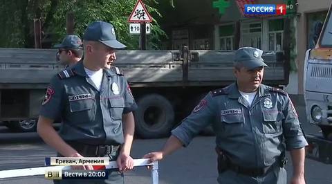Ереванского полицейского "сняли" с 350-400 метров