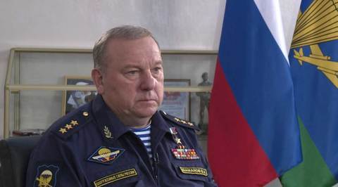 Меньше срочников, больше профи. Шаманов рассказал о составе армии