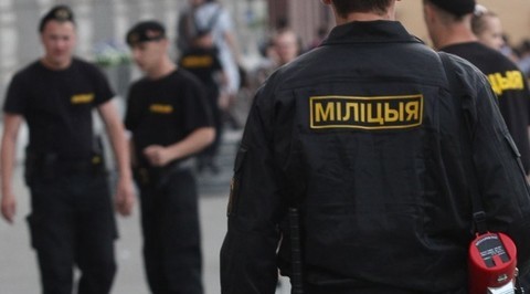 Хулиган метнул "коктейль Молотова" в здание института МВД