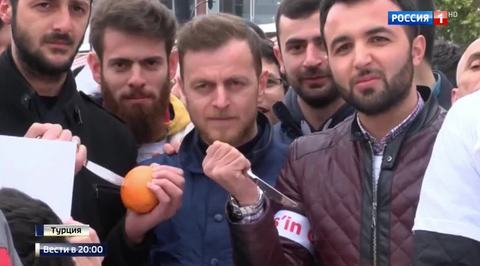 Выжать и выпить: турки обещают поступить с голландцами, как с апельсинами