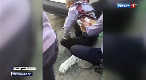 Взрывы в мавзолее Хомейни, стрельба в парламенте: террористы атаковали Иран