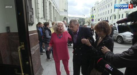 Жена Караченцова рассказала, почему актера перевели в реанимацию