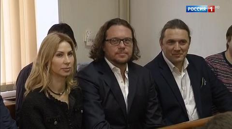Деловой костюм и никаких стихов: чем закончился визит Полонского в Мосгорсуд