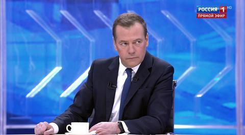 Медведев: у европейцев волосы встают дыбом от санкций на газовом рынке