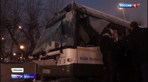 Авария у "Славянского бульвара": взбесившийся автобус в Сколково подавил людей