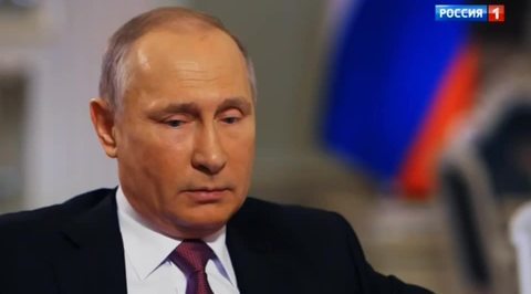 Канал "Россия" начал показ фильма "Путин"