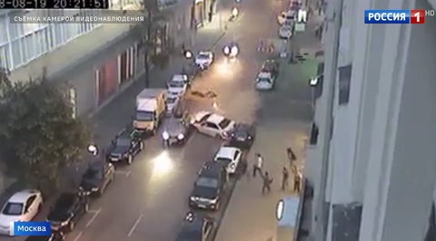 Лихой заезд по Большой Татарской: восемь поврежденных автомобилей и двое пострадавших