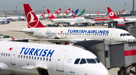 Самолет Turkish Airlines вынужденно приземлился из-за атаки на экипаж