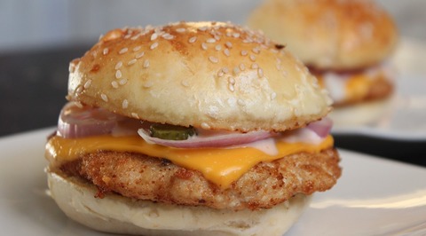 Православная требует с McDonald's тысячу за искушение в Великий пост
