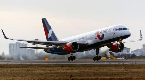 Рейс в Анталью задержали на девять часов из-за мобилизации пилота
